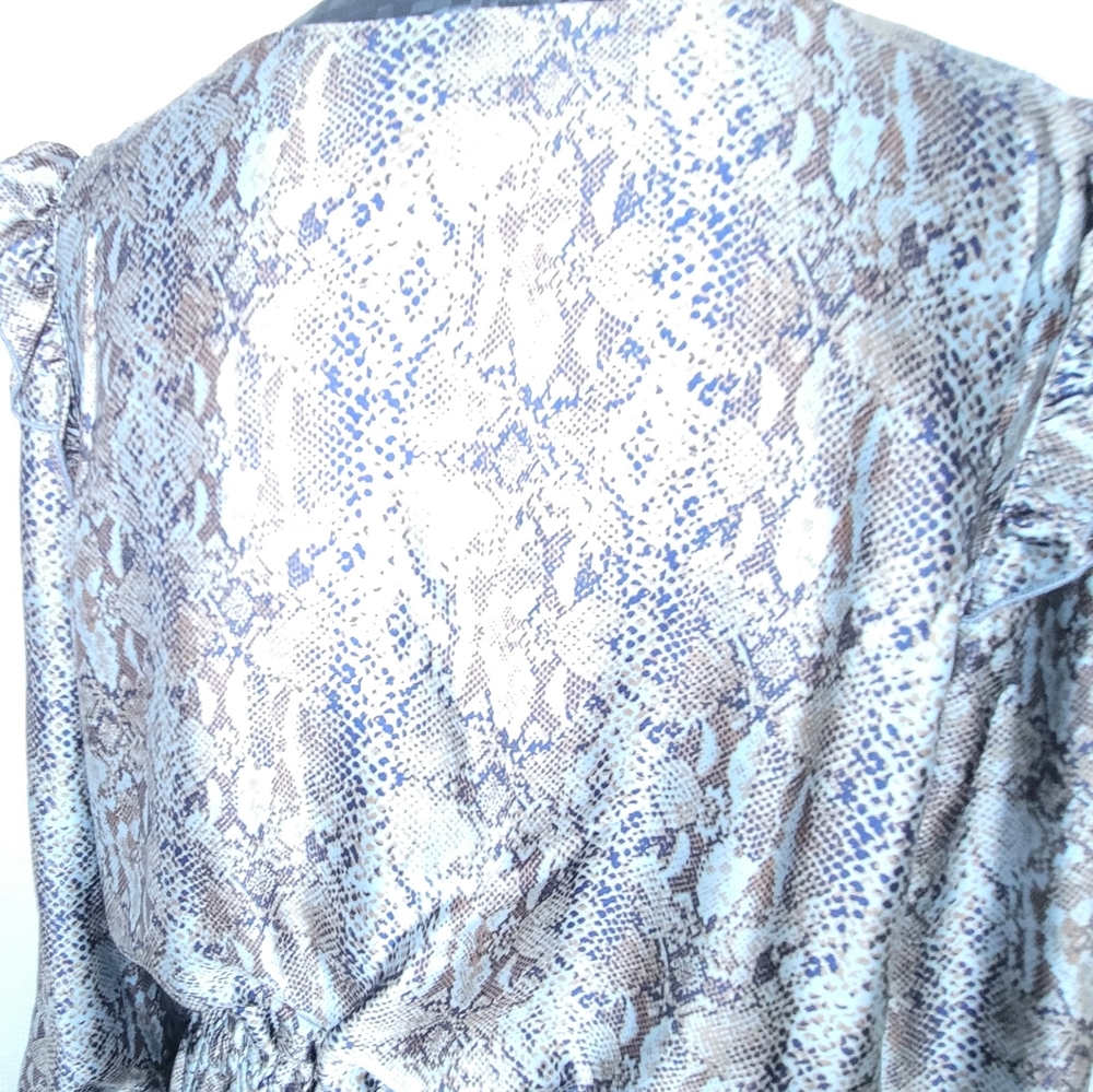 Dress - Picture 5 of 9